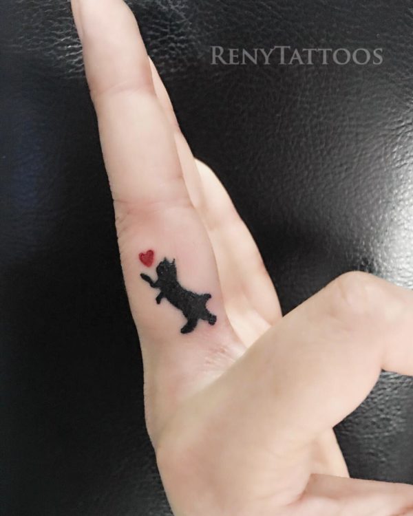 28 Elegant Cat Finger Tattoos