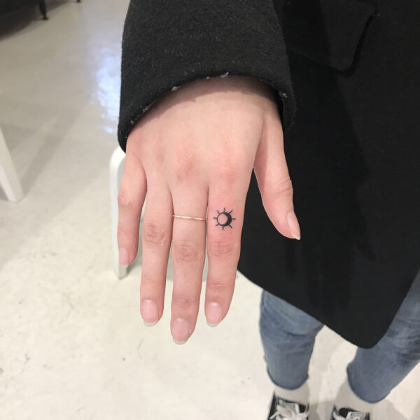 Tattoo uploaded by Kerti Suur  Small sun saturn and moon tattoos by Romeo  Lacoste via Instagram romeolacoste moon sun saturn planet  fingertattoos minimalism minimalistic linework RomeoLacoste  Tattoodo