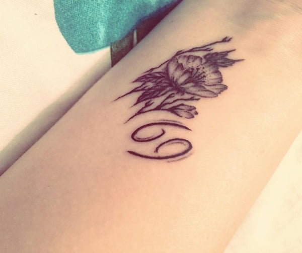 39 Captivating Zodiac Cancer Tattoos for Women that You'll Cherish