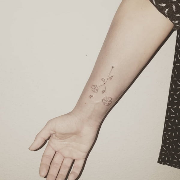 39 Captivating Zodiac Cancer Tattoos for Women that You'll Cherish
